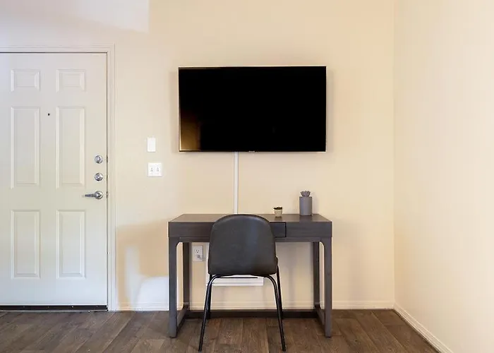 Apartment Landing Modern With Amazing Amenities
